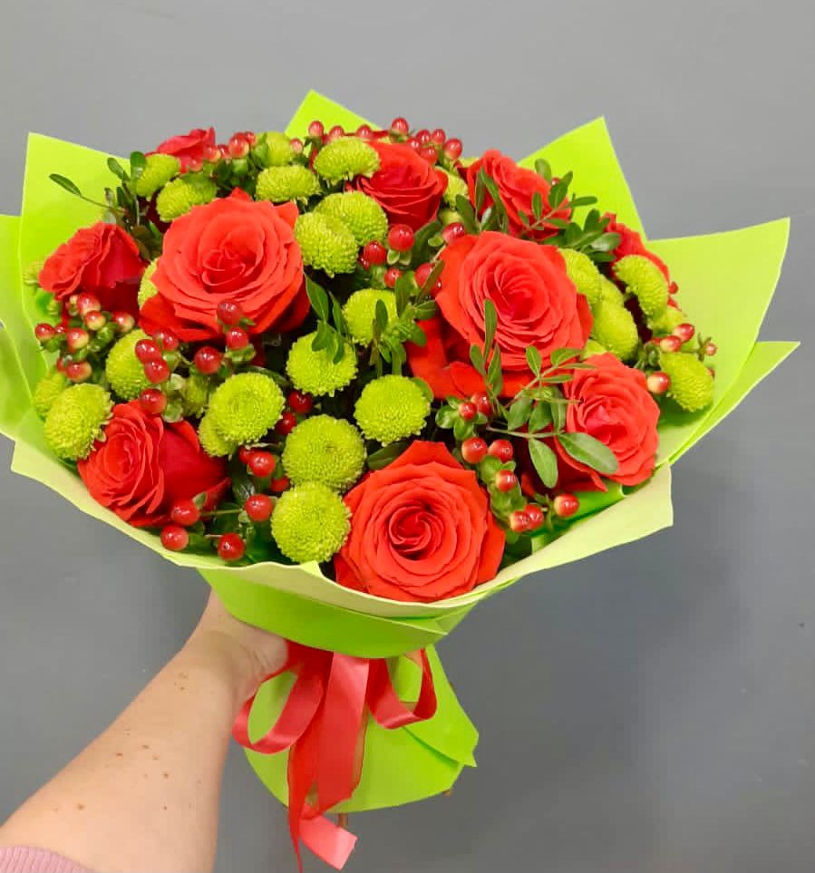 Букет цветов из: Хризантемы и Розы в Дубовом