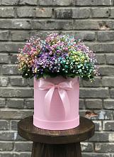 Цветочная композиция из Гипсофила и Розы в шляпной коробке в Дубовом