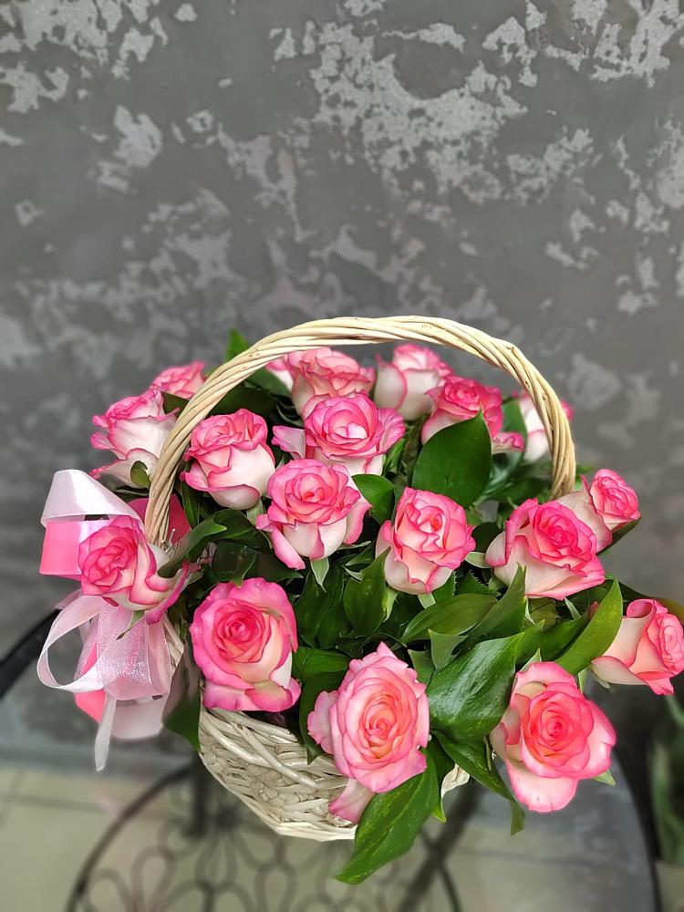Цветочная композиция из Розы в корзине в Дубовом