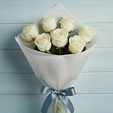 Букет 7 Белых роз Эдлесс Лав в Дубовом