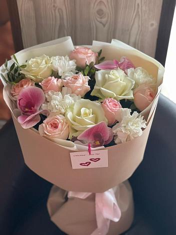 Букет цветов из: Орхидеи, Розы и Гвоздики в Дубовом