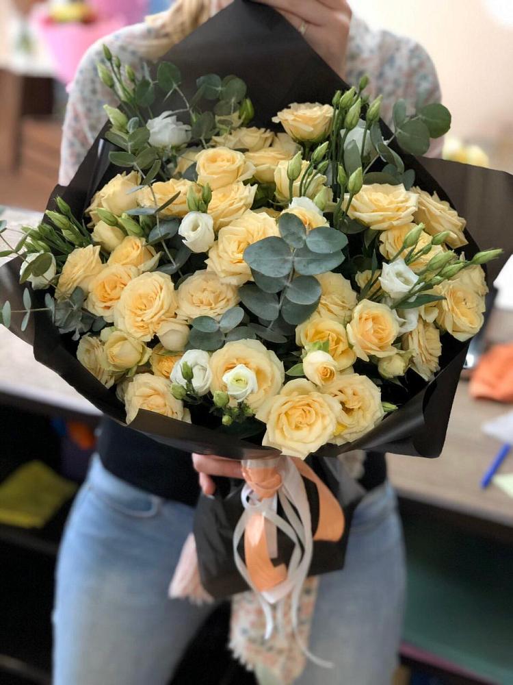 Букет цветов из: Розы и Лизиантусы в Дубовом