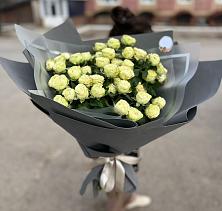 Букет Белые кустовые розы Солинеро в Дубовом