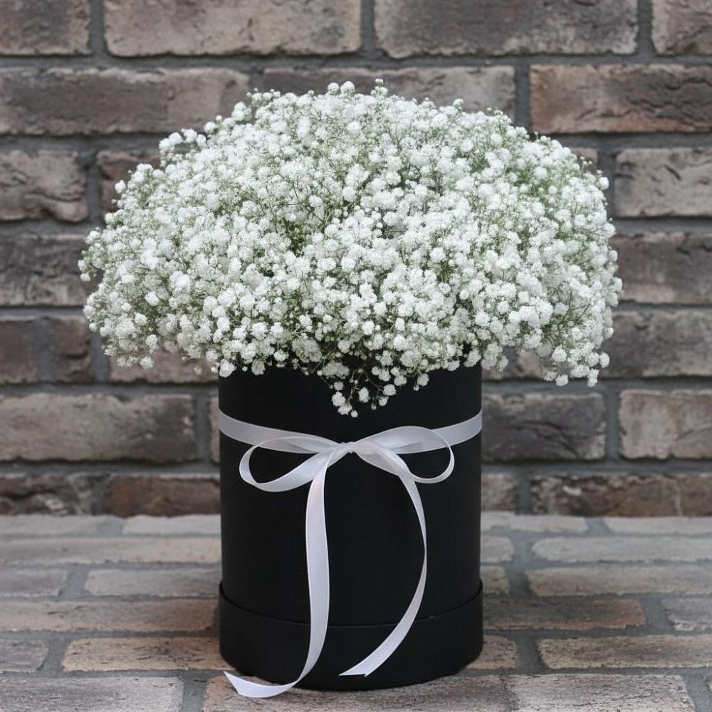 Цветочная композиция из Гипсофила в шляпной коробке в Дубовом