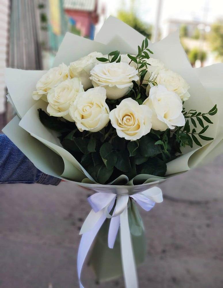Букет Белые розы Проуд в Дубовом