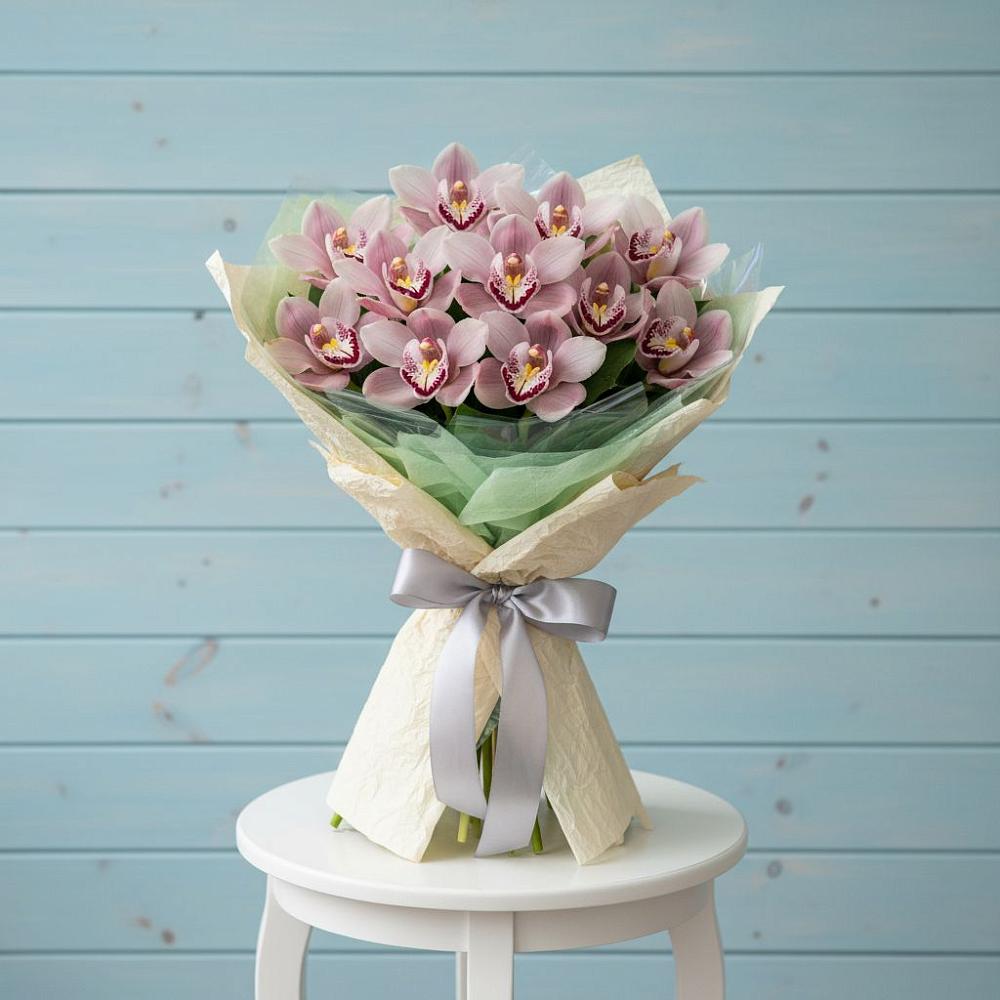 Букет цветов из: Орхидеи и Розы в Дубовом