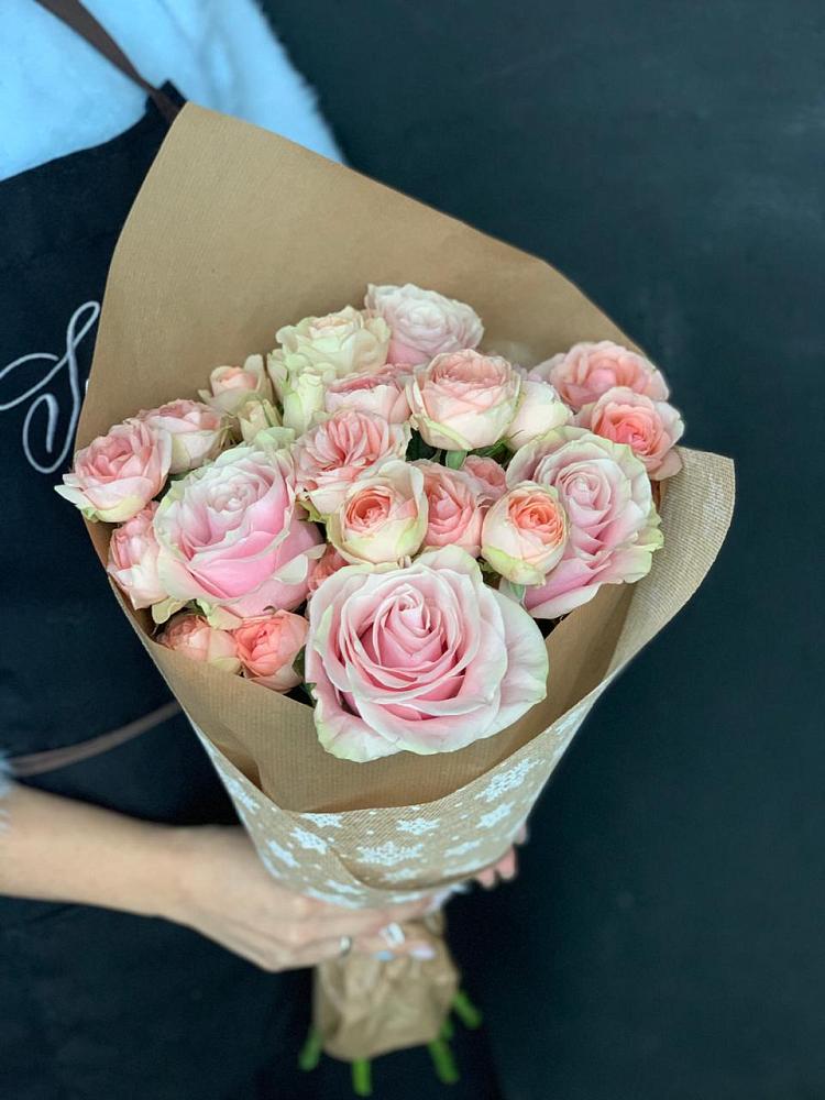 Букет цветов из: Хризантемы и Розы в Дубовом