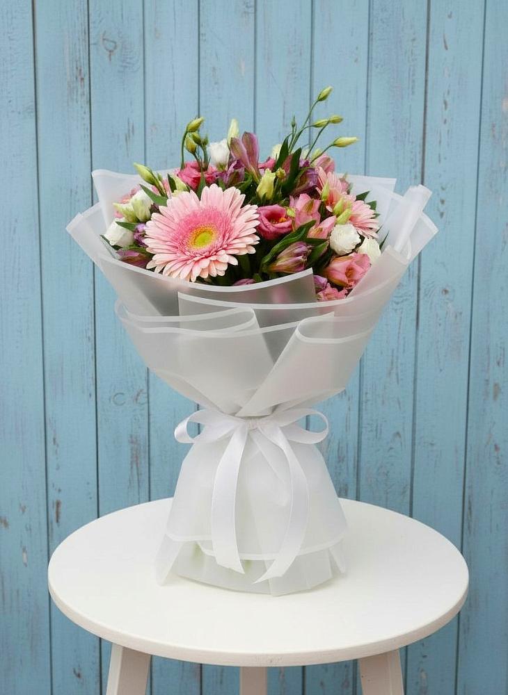 Букет цветов из: Герберы, Альстромерии и Лизиантусы в Дубовом