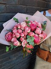 Букет розы в пальмах в Дубовом Букет цветов из: Розы в Дубовом
