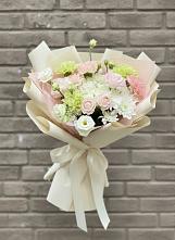 Букет цветов из:  Гвоздики, Розы, Лизиантусы и Хризантемы в Дубовом