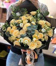 Букет птица счастья в Дубовом Букет цветов из: Розы и Лизиантусы в Дубовом