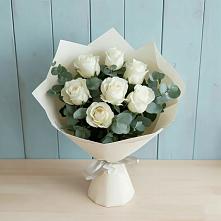 Букет Белые розы в Эвкалипте в Дубовом