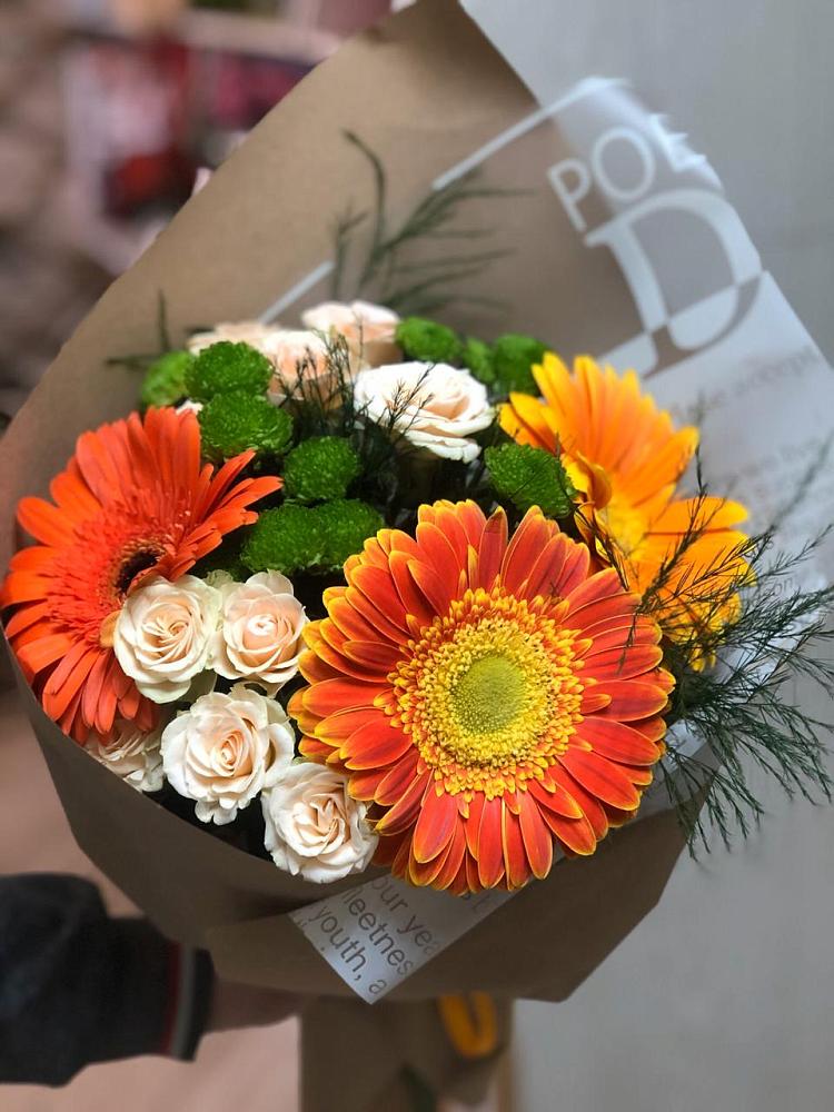 Букет цветов из: Герберы, Хризантемы и Розы в Дубовом
