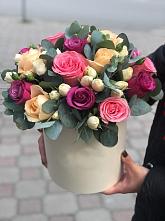 Цветочная композиция из Розы в шляпной коробке в Дубовом